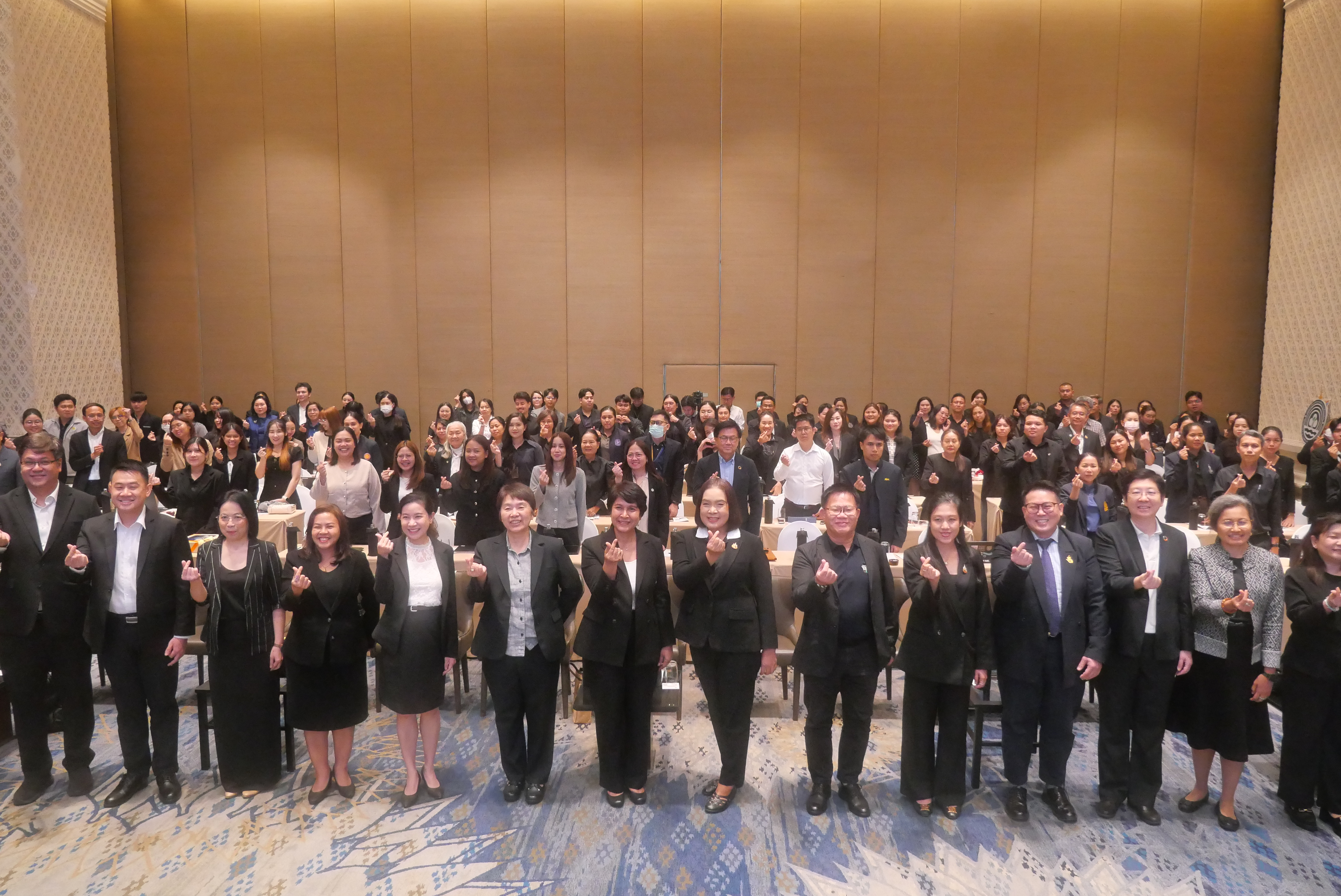 title - ส.ป.ก. ร่วมเป็นเกียรติในพิธีเปิดงานประชุมเผยแพร่ (Press Conference) เพื่อนำเสนอรายงานและการประเมินผลการดำเนินงานเสริมพลังความร่วมมือด้านการเปลี่ยนแปลงสภาพภูมิอากาศของประเทศไทย 